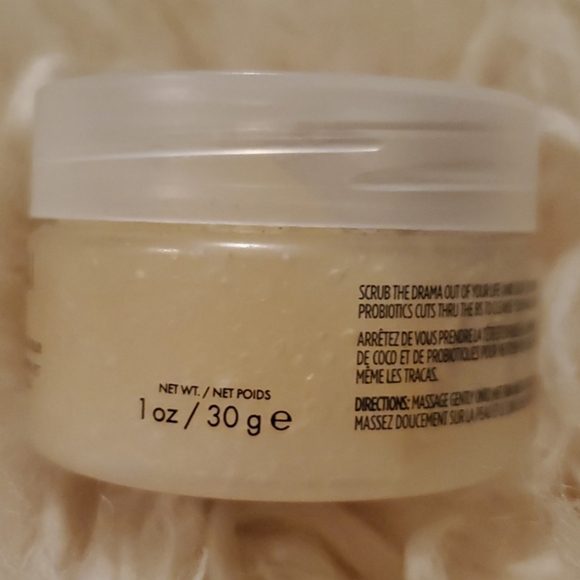 Quai Scalp & Body Scrub - Picture 2 of 2